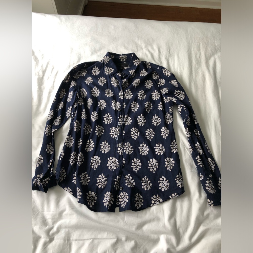 Lightweight cotton, Muslim, button-down women’s shirt, size to J.Crew.